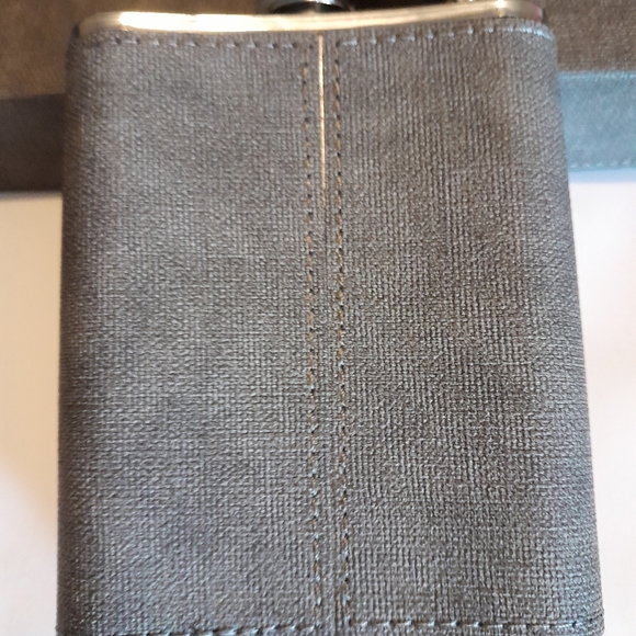 TYBEE ISLAND LIGHT STATION 1773 LIQUOR HIP FLASK AND SHOT GLASSES STAINLESS 8oz - Picture 7 of 7